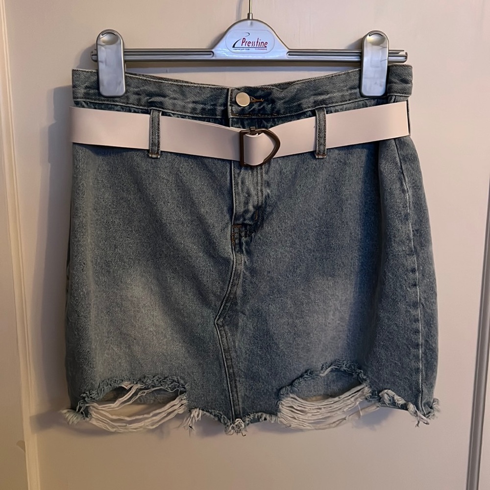 High waisted jean skirt- belt included!